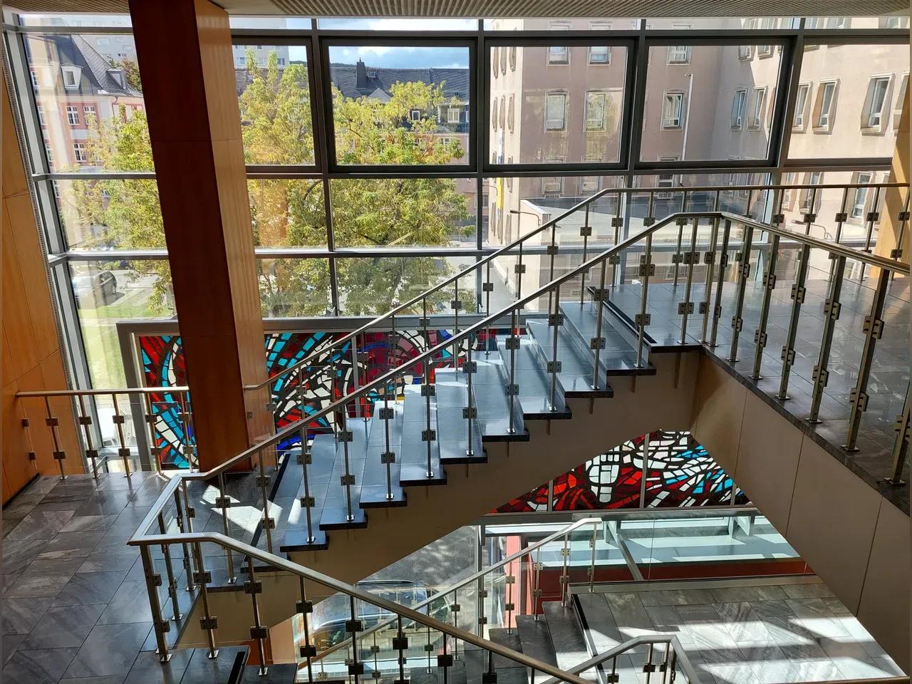 Treppenhaus in der ehemaligen SED-Bezirksleitung