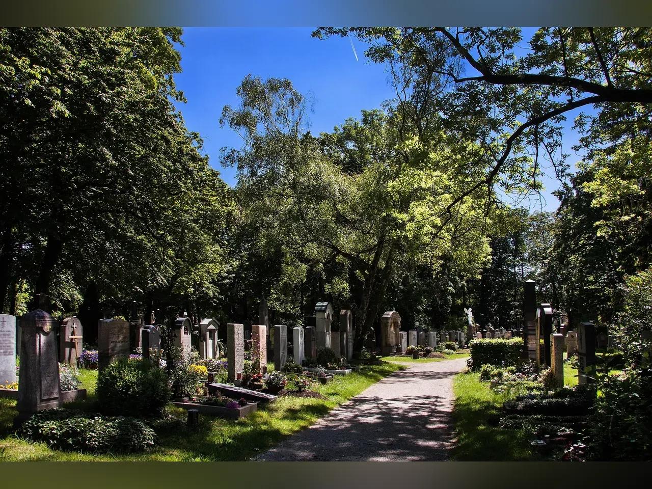 stux-graveyard-348952_1920-jpg