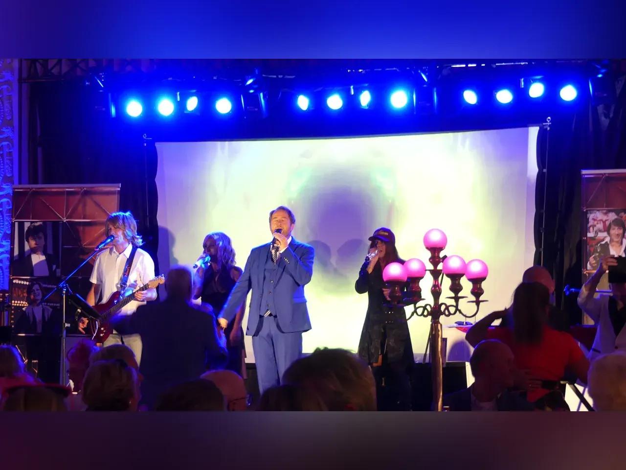 Aufführung beim Schlager-Dinner