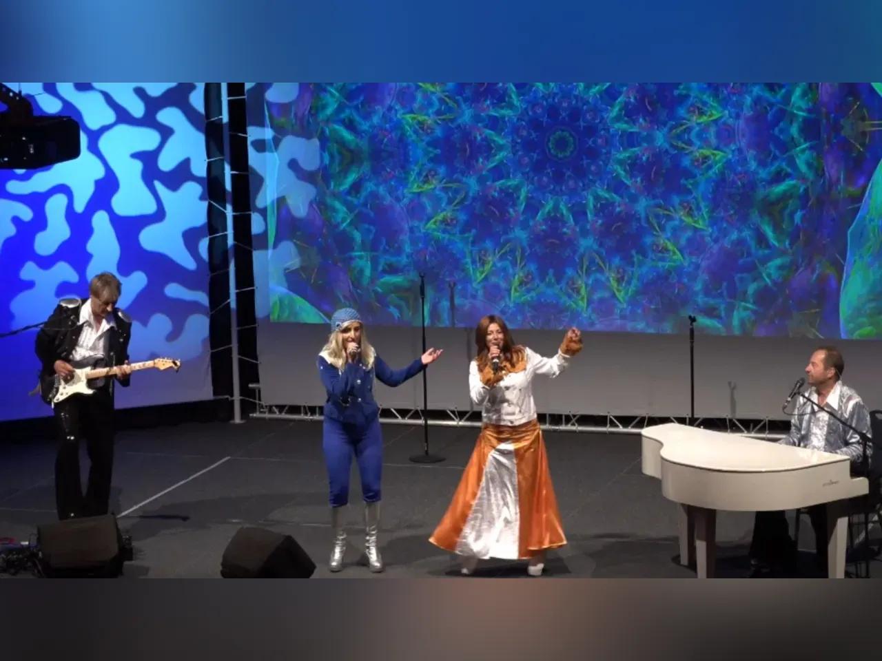Aufführung bei der ABBA-Dinnershow
