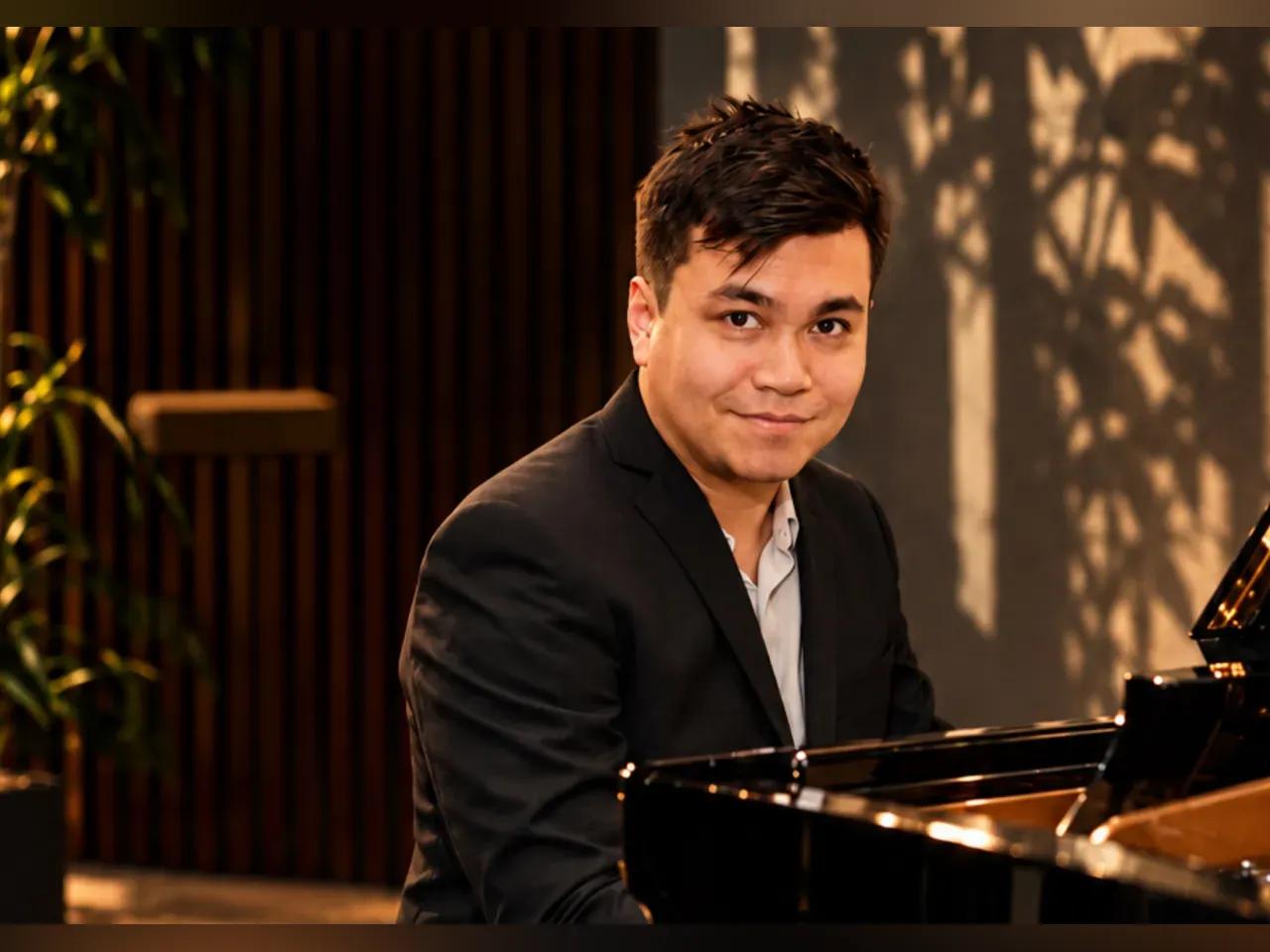 Iván Hernández am Klavier