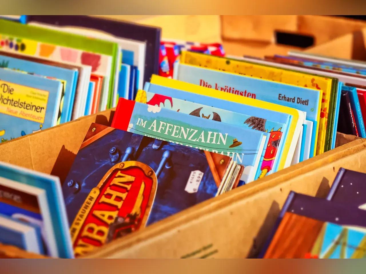 Kinderbücher in einer Kiste